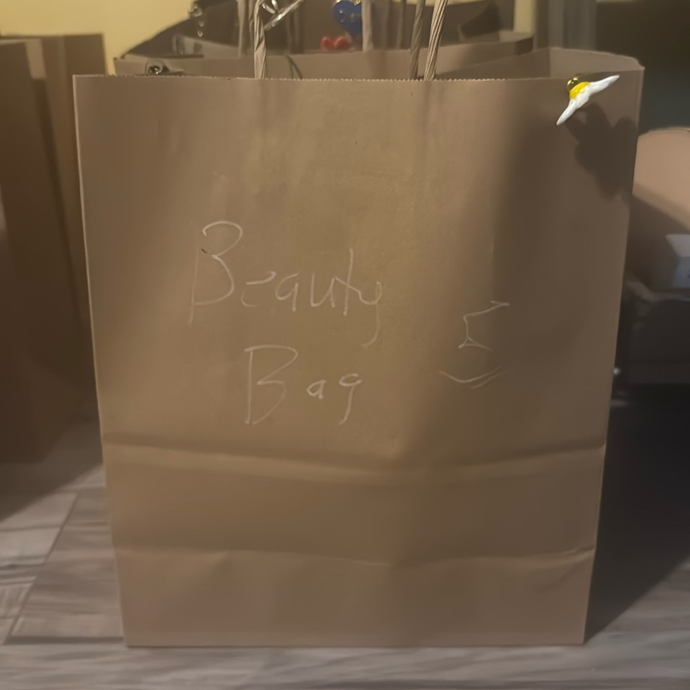 Mystery bag with 1 Wheel spin for prize